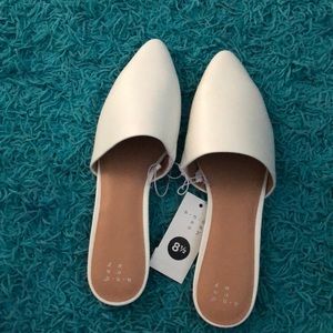 White Flate Mule 🖤